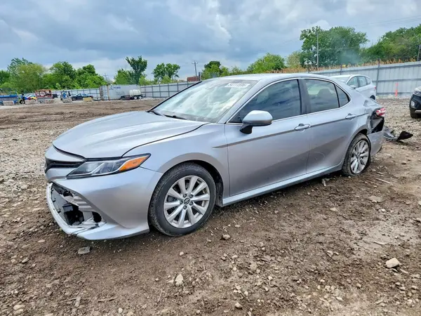 4T1B11HKXJU102915 2018 TOYOTA CAMRY - Image 1