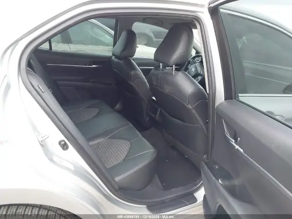 4T1B11HKXJU104549 2018 TOYOTA CAMRY - Image 8