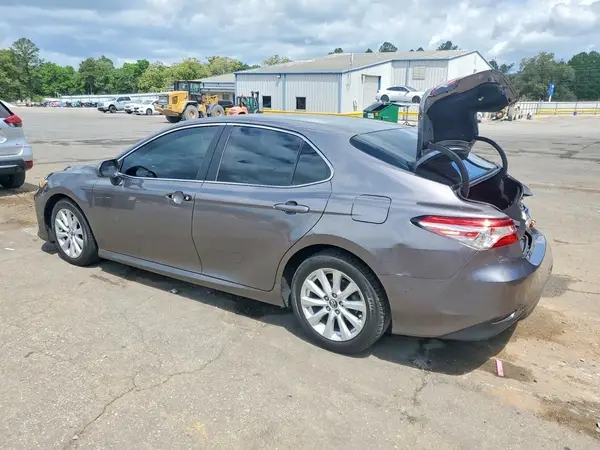 4T1B11HKXJU105135 2018 TOYOTA CAMRY - Image 2