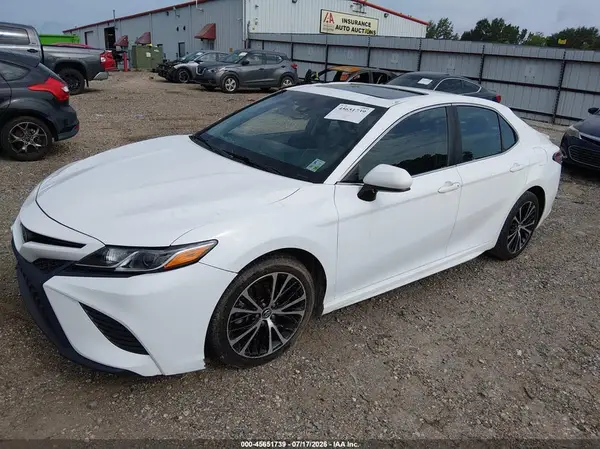 4T1B11HKXJU105300 2018 TOYOTA CAMRY - Image 2