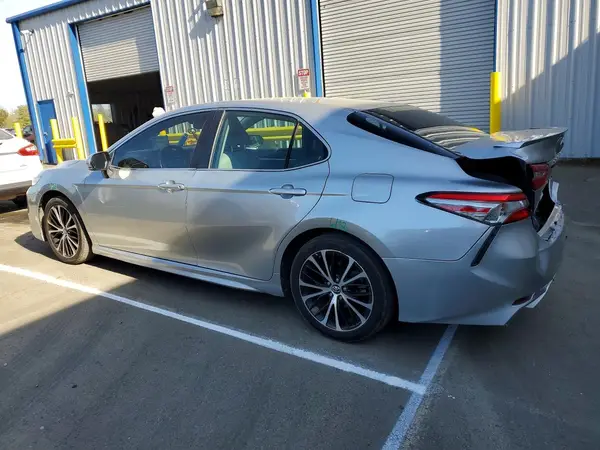 4T1B11HKXJU109167 2018 TOYOTA CAMRY - Image 2