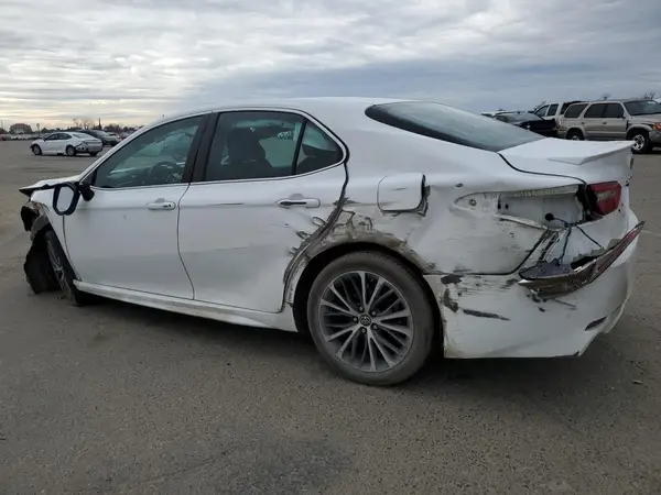 4T1B11HKXJU109427 2018 TOYOTA CAMRY - Image 2