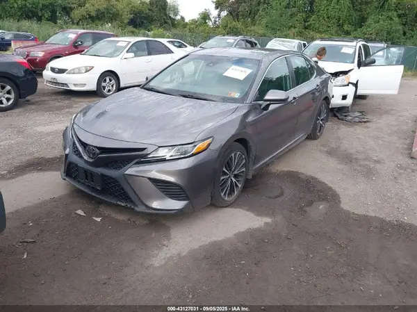 4T1B11HKXJU111176 2018 TOYOTA CAMRY - Image 2