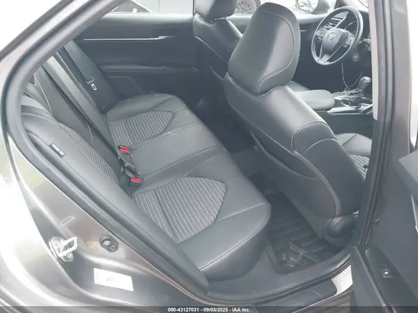 4T1B11HKXJU111176 2018 TOYOTA CAMRY - Image 8