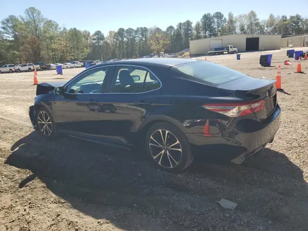 4T1B11HKXJU117446 2018 TOYOTA CAMRY - Image 2