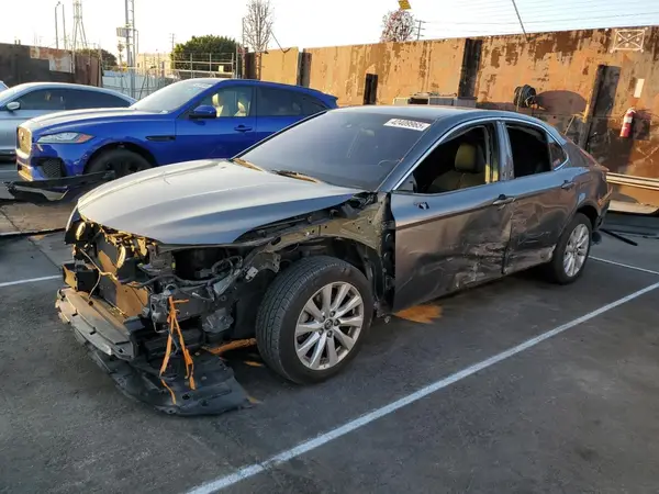 4T1B11HKXJU117768 2018 TOYOTA CAMRY - Image 1