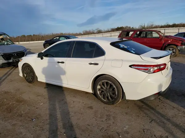 4T1B11HKXJU118340 2018 TOYOTA CAMRY - Image 2