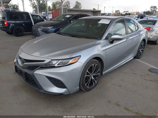 4T1B11HKXJU119150 2018 TOYOTA CAMRY - Image 2