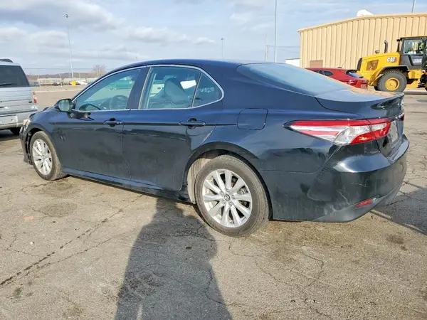 4T1B11HKXJU119343 2018 TOYOTA CAMRY - Image 2