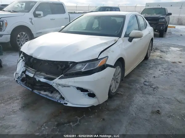 4T1B11HKXJU120461 2018 TOYOTA CAMRY - Image 2