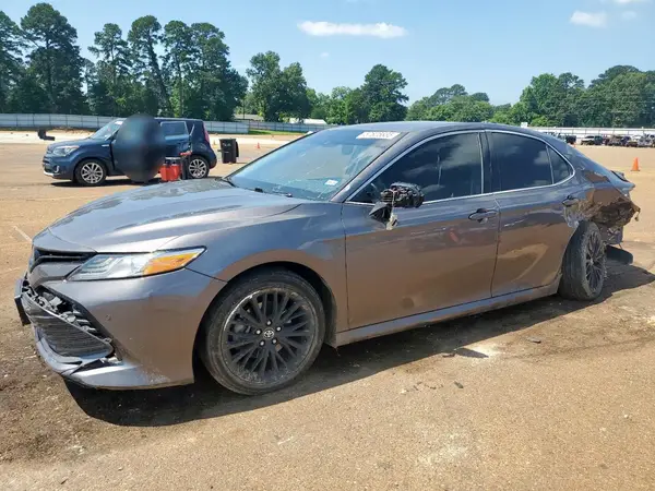 4T1B11HKXJU120752 2018 TOYOTA CAMRY - Image 1