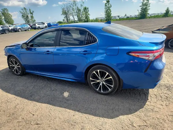 4T1B11HKXJU123490 2018 TOYOTA CAMRY - Image 2