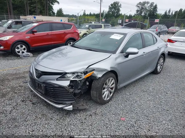 4T1B11HKXJU125787 2018 TOYOTA CAMRY - Image 2