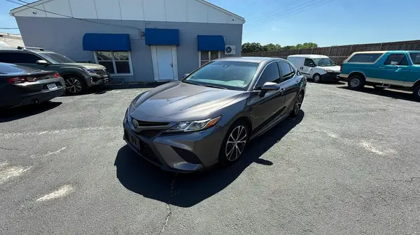 4T1B11HKXJU131556 2018 TOYOTA CAMRY - Image 2