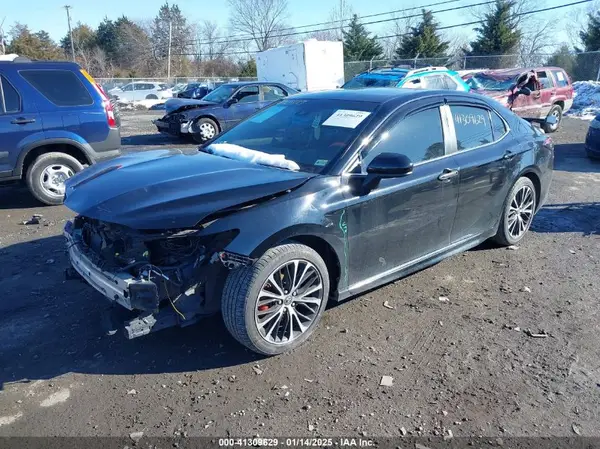 4T1B11HKXJU132111 2018 TOYOTA CAMRY - Image 2
