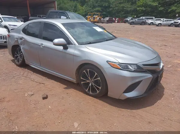 4T1B11HKXJU133646 2018 TOYOTA CAMRY - Image 1