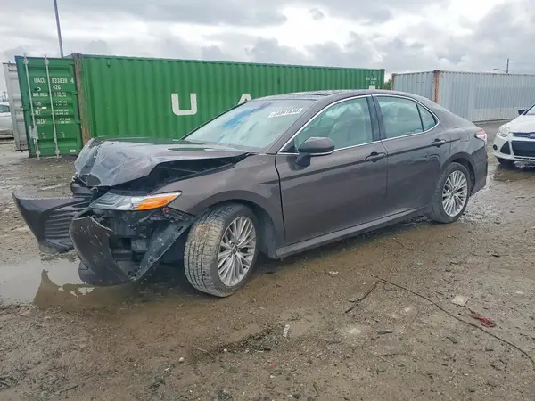 4T1B11HKXJU134165 2018 TOYOTA CAMRY - Image 1