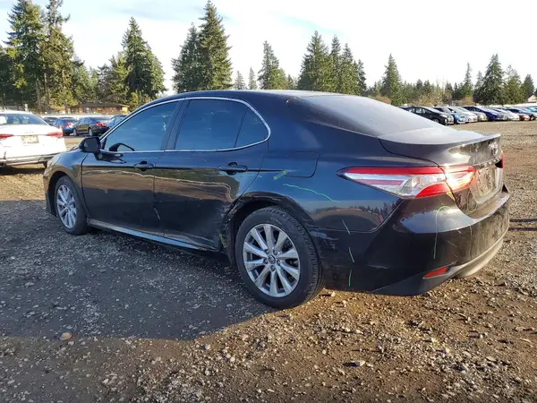 4T1B11HKXJU137423 2018 TOYOTA CAMRY - Image 2