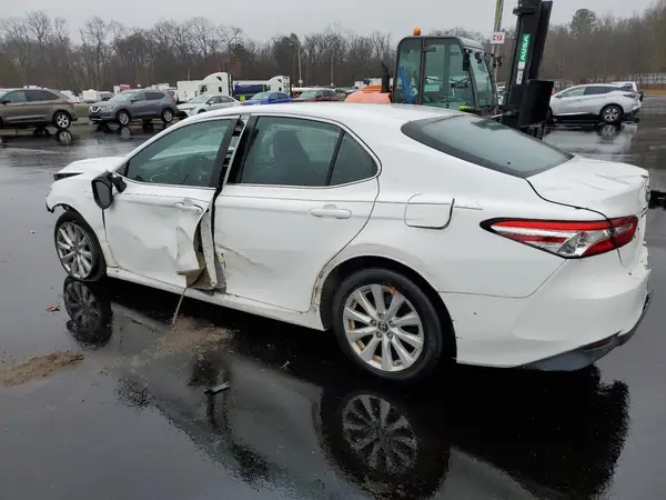 4T1B11HKXJU138605 2018 TOYOTA CAMRY - Image 2