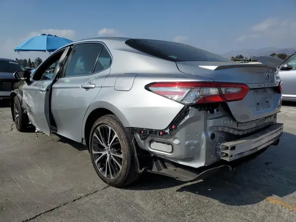 4T1B11HKXJU139155 2018 TOYOTA CAMRY - Image 2