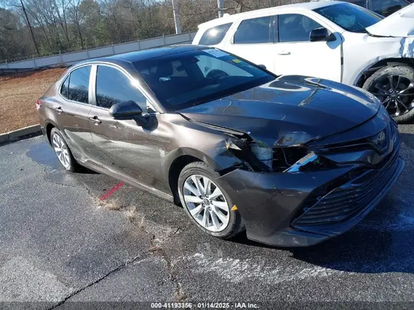 4T1B11HKXJU139821 2018 TOYOTA CAMRY - Image 1