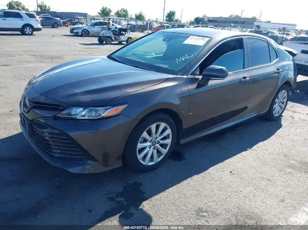 4T1B11HKXJU141231 2018 TOYOTA CAMRY - Image 2