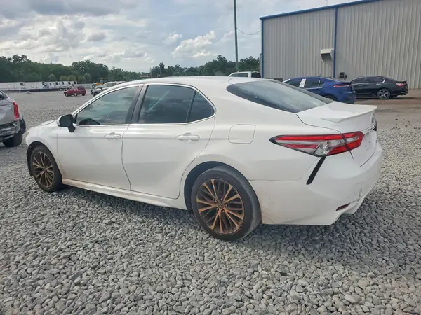 4T1B11HKXJU142458 2018 TOYOTA CAMRY - Image 2
