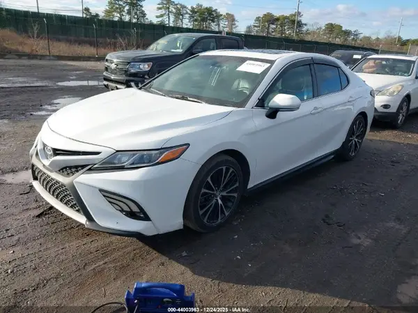4T1B11HKXJU143299 2018 TOYOTA CAMRY - Image 2