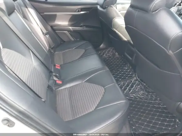 4T1B11HKXJU143299 2018 TOYOTA CAMRY - Image 8