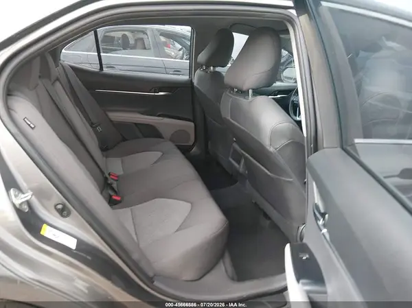 4T1B11HKXJU143335 2018 TOYOTA CAMRY - Image 8