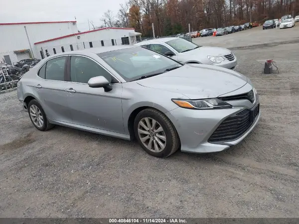 4T1B11HKXJU144968 2018 TOYOTA CAMRY - Image 1
