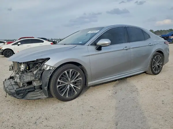 4T1B11HKXJU145442 2018 TOYOTA CAMRY - Image 1