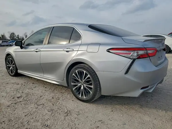 4T1B11HKXJU145442 2018 TOYOTA CAMRY - Image 2