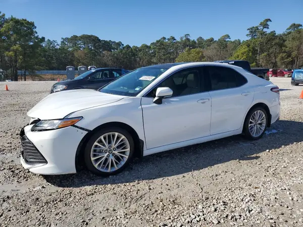 4T1B11HKXJU145599 2018 TOYOTA CAMRY - Image 1