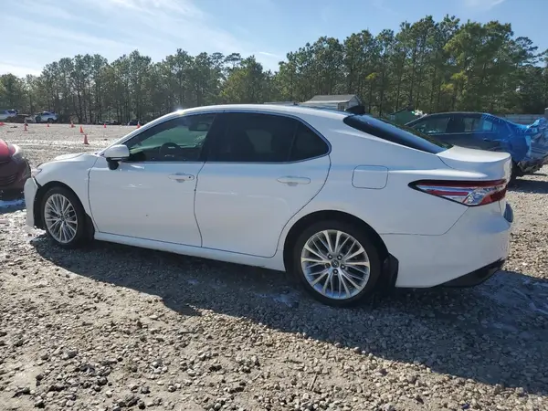 4T1B11HKXJU145599 2018 TOYOTA CAMRY - Image 2
