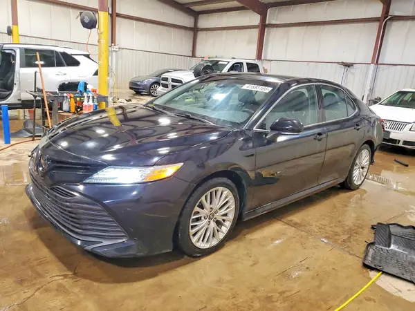 4T1B11HKXJU145831 2018 TOYOTA CAMRY - Image 1