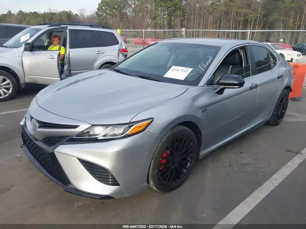 4T1B11HKXJU145988 2018 TOYOTA CAMRY - Image 2