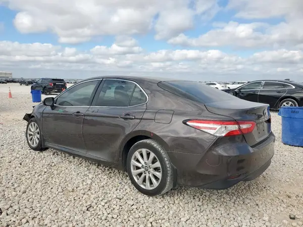 4T1B11HKXJU146638 2018 TOYOTA CAMRY - Image 2