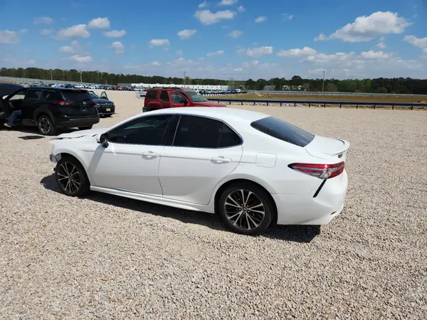 4T1B11HKXJU146705 2018 TOYOTA CAMRY - Image 2