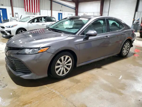 4T1B11HKXJU146932 2018 TOYOTA CAMRY - Image 1