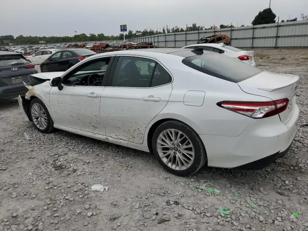 4T1B11HKXJU146963 2018 TOYOTA CAMRY - Image 2