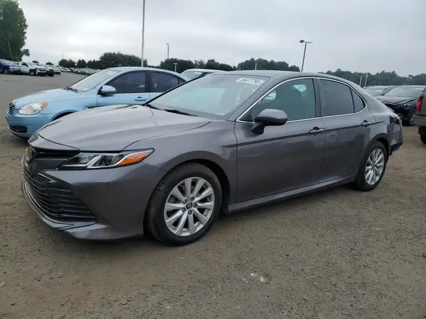 4T1B11HKXJU149782 2018 TOYOTA CAMRY - Image 1