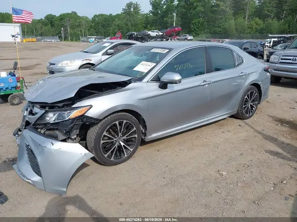 4T1B11HKXJU149930 2018 TOYOTA CAMRY - Image 2