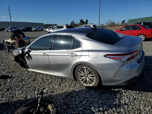 4T1B11HKXJU153055 2018 TOYOTA CAMRY - Image 2