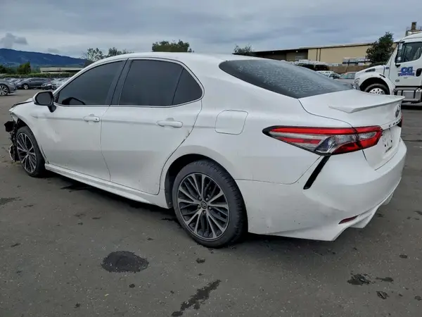 4T1B11HKXJU153203 2018 TOYOTA CAMRY - Image 2