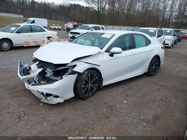 4T1B11HKXJU154562 2018 TOYOTA CAMRY - Image 2