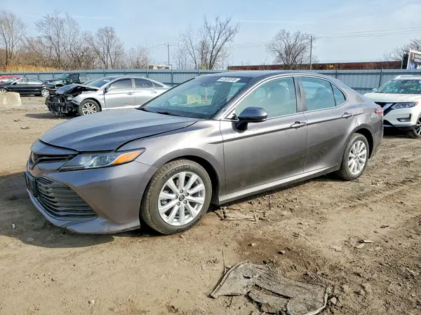 4T1B11HKXJU155517 2018 TOYOTA CAMRY - Image 1