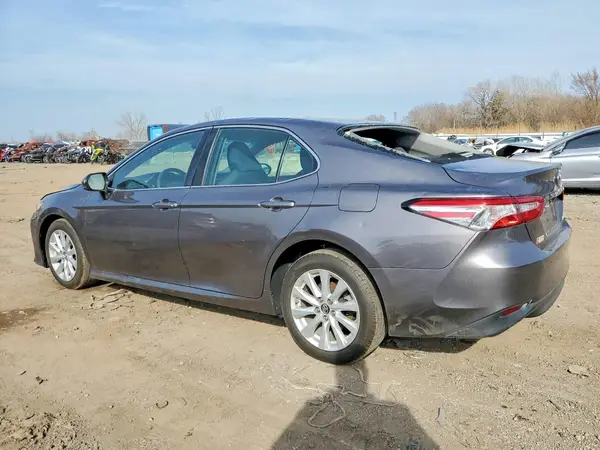 4T1B11HKXJU155517 2018 TOYOTA CAMRY - Image 2