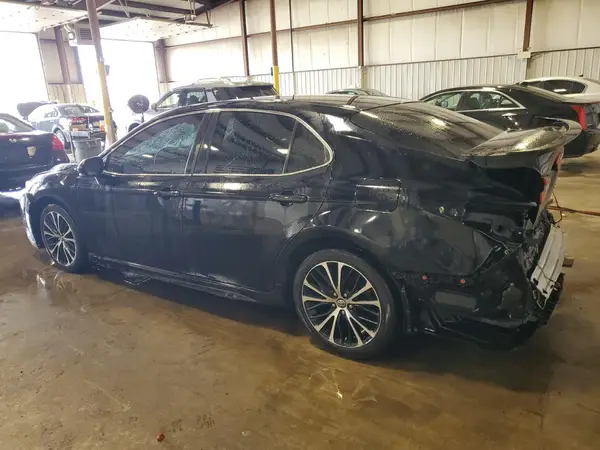 4T1B11HKXJU156022 2018 TOYOTA CAMRY - Image 2