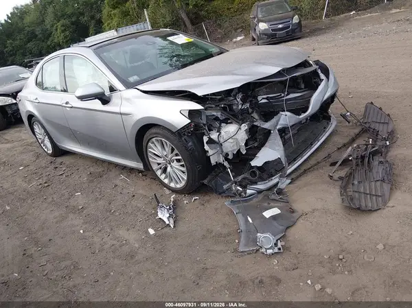 4T1B11HKXJU156098 2018 TOYOTA CAMRY - Image 1